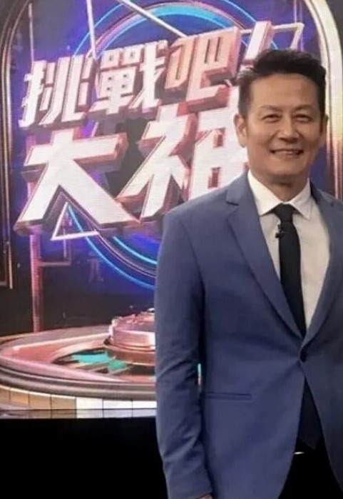 光头大哥的小骚妻露脸激情啪啪给狼友看深喉口交大鸡巴舔硬了不干骚穴干菊花浪叫不止 - 流水直播